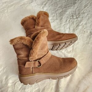 SKECHERS Easy Going Suede Water Repellent Slip-ins Boots, Size 9